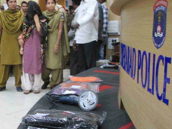 ముక్కలుగా కోసే సమయంలో మేడమీదిక