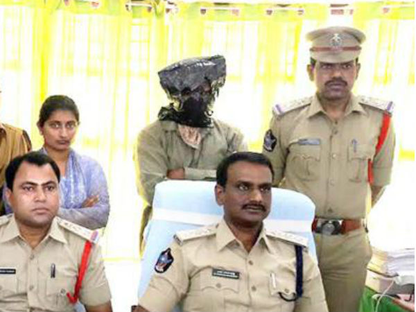 వారిద్దరి మధ్య ఇలా గొడవలు