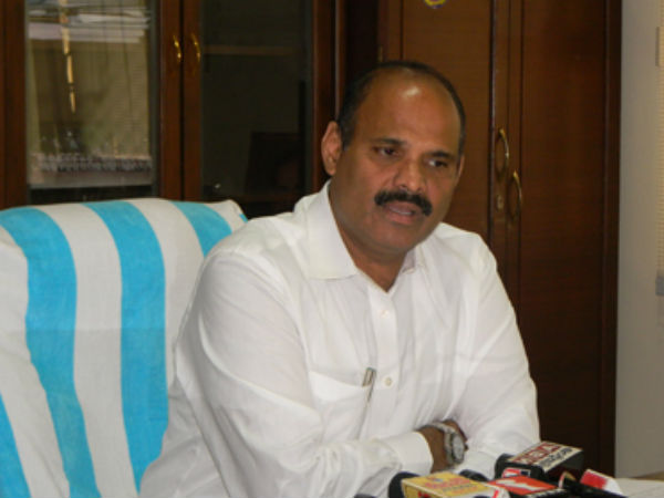 సంబంధాలు బాగున్నాయని చెప్పుకుంటూ..