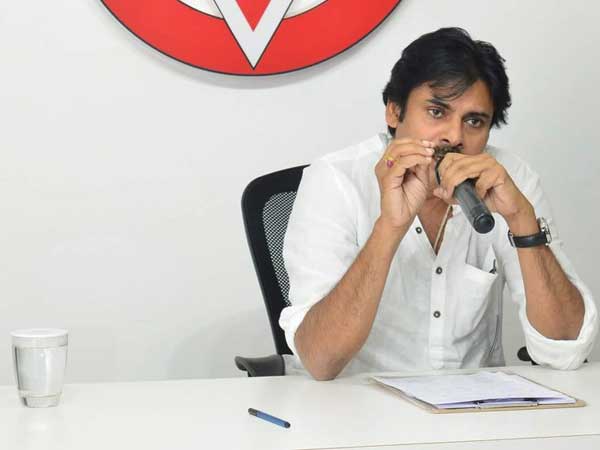  హడావుడిగా వెళ్లిపోయిన పవన్