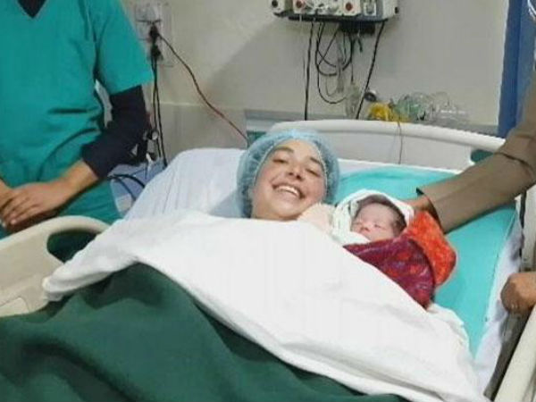 బిడ్డపై ఆశలు వదులుకున్నారు.. బిడ్డపై ఆశలు వదులుకున్నారు..