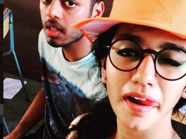 ప్రియ కను సైగలకు ఫిదా ప్రియ కను సైగలకు ఫిదా