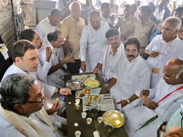 మిరపకాయ బజ్జీలు మిరపకాయ బజ్జీలు