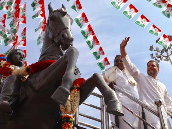 మీడియాకు బజ్జీలు మీడియాకు బజ్జీలు