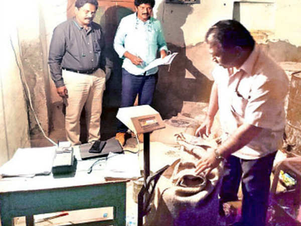 ఈ పోస్ యంత్రాల...డాటా ఆధారంగా...తనిఖీలు