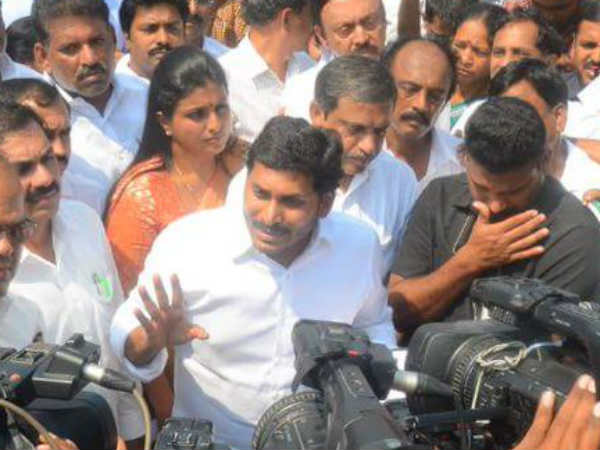 తప్పుకుంటామని చెప్పరేం?