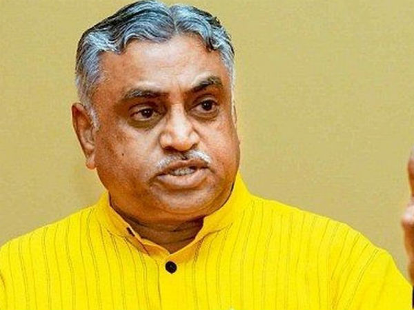 సామాన్యులు, సంఘ్ మధ్యే భగవత్ పోలిక అని దాటవేత