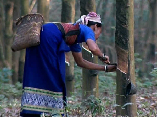 ఇలా లెఫ్ట్ కార్యకర్తల బెదిరింపులతో ప్రజల్లో వ్యతిరేకత ఇలా లెఫ్ట్ కార్యకర్తల బెదిరింపులతో ప్రజల్లో వ్యతిరేకత