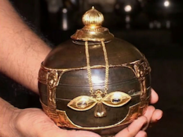  మరో కథ ప్రకారం