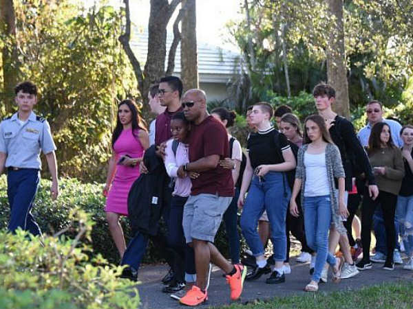  మెచ్చుకుంటున్న పేరెంట్స్: