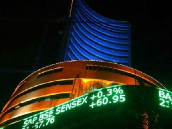 Sensex tanks 500 pts, Nifty breaks 10,400 in opening: Glenmark down 9% Sensex tanks 500 pts, Nifty breaks 10,400 in opening: Glenmark down 9%