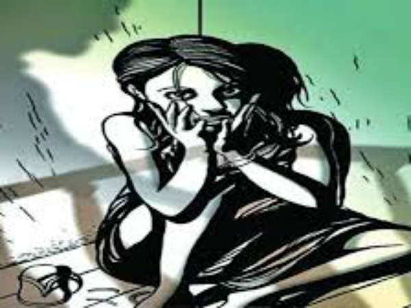 బస్సు దిగి నేరుగా...