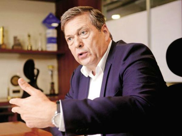 వారంలోపే డొకొమొతో వివాదం పరిష్కారం ఇలా