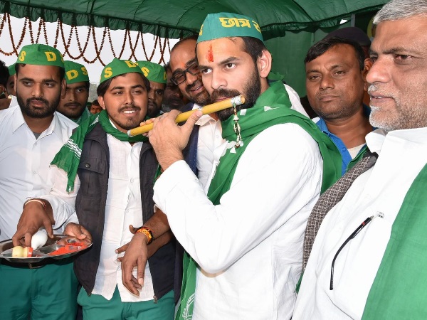 సీఎం, డిప్యూటీ సీఎంలే దెయ్యాలను పంపించారు