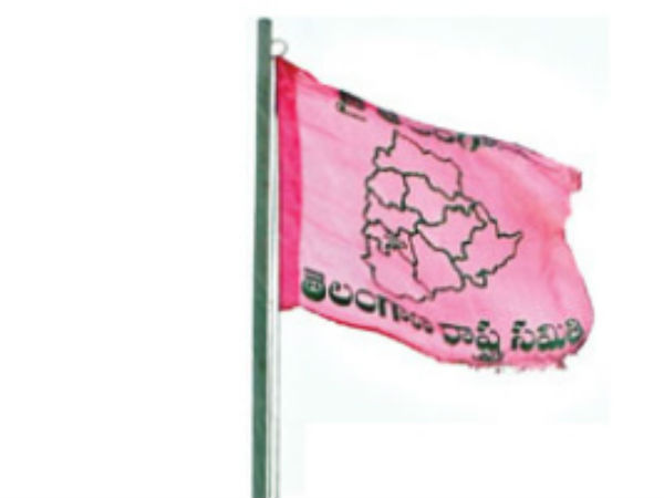 టీఆర్ఎస్‌‌కు తొలి ఎదురుదెబ్బ