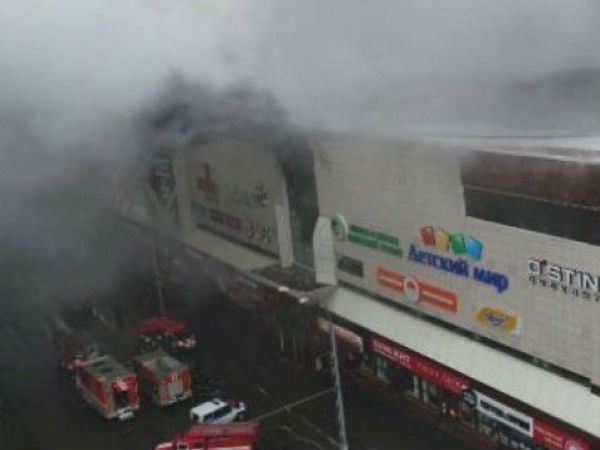 37 dead in Siberia shopping mall fire 37 dead in Siberia shopping mall fire