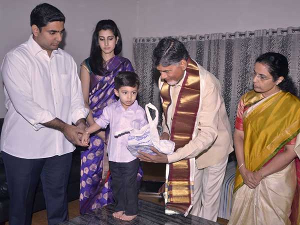 అమ్మే నాన్న విజయంలో పాత్ర