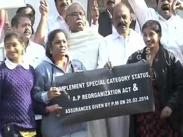  కాంగ్రెస్ పార్టీ అంత చేస్తుంటే...కనీస బాధ్యతగా...