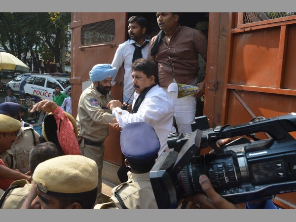 నాడు తెలంగాణ కోసం, నేడు రైతుల కోసం