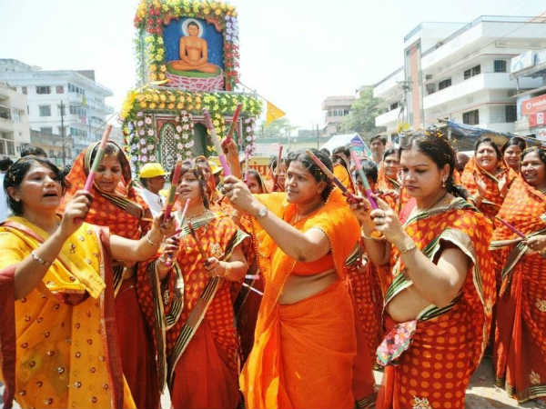  దేశ జనాభాలో జైనులు 0.4 శాతం మాత్రమే