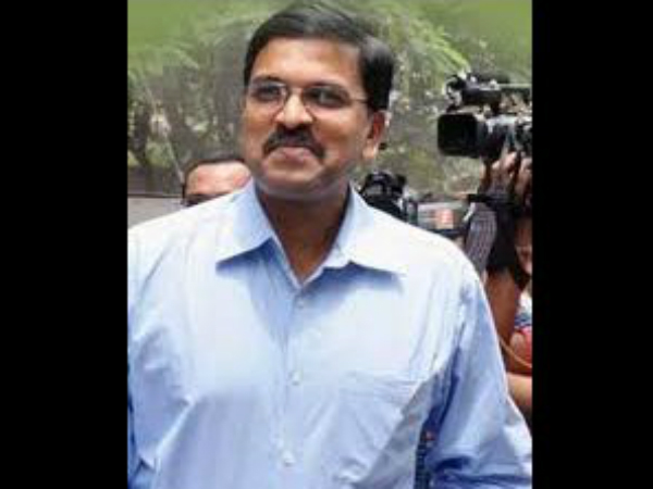 వీఆర్ఎస్ దరఖాస్తుతో మరోసారి