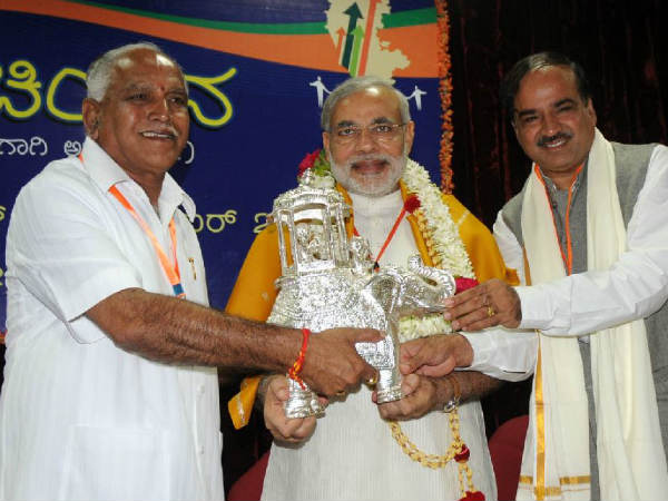 ఒకే చోట 100 మంది స్వామీజీలు