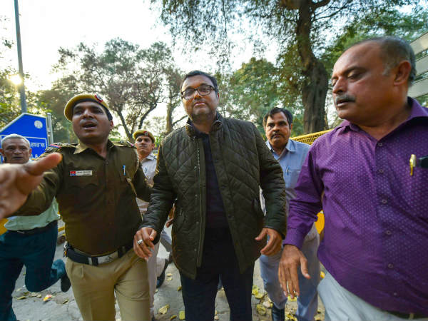 నీరవ్ మోడీ పరారీపైనే...