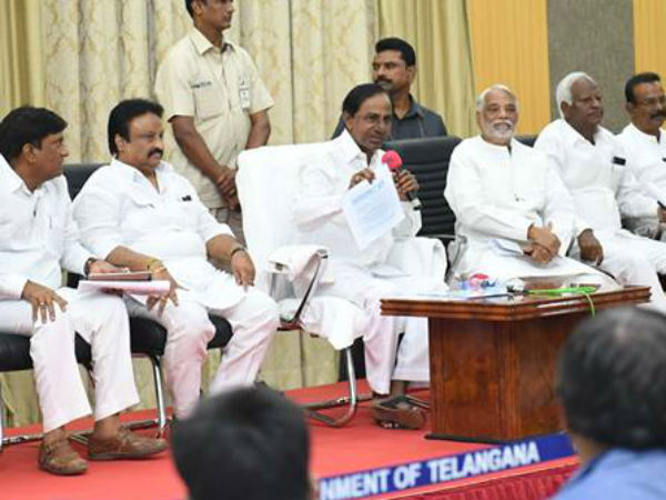 మోడీపై విమర్శల దాడి