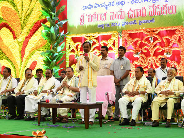 ఎవరినీ పట్టుకునే పరిస్థితి లేదు