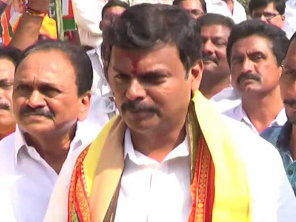 ఎన్నికల కోసమే స్పిల్ వే పనులు