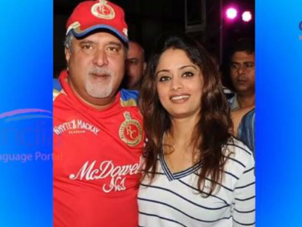 మూడేళ్లుగా సహజీవనం