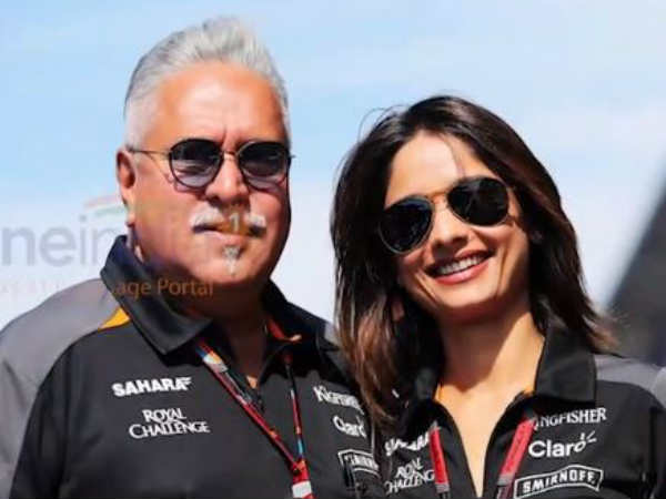 చిన్ననాటి స్నేహితురాలితో రెండో వివాహం