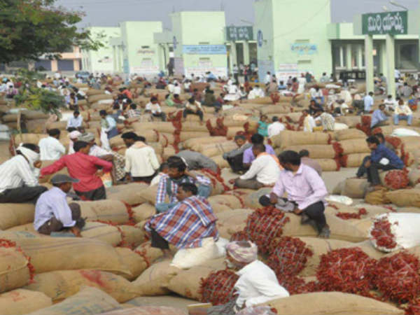  ఒత్తిడి చేస్తే పక్క రాష్ట్రాలకు...వ్యాపారుల హెచ్చరికలు