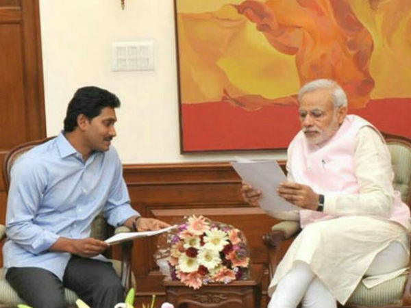 బీజేపీలో కాపు నేతలు-టచ్‌లో వైసీపీ