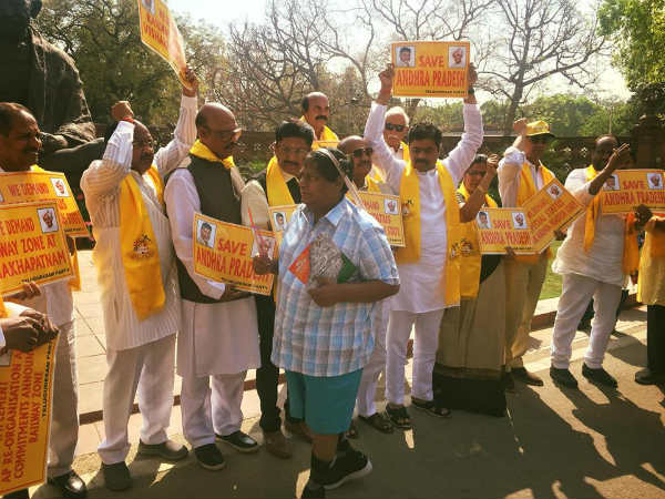  భయంతోనే బీజేపీ