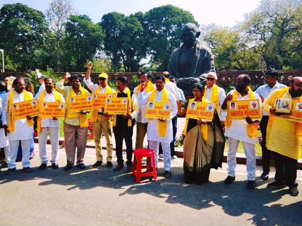  అవిశ్వాసంపై ఎందుకిలా?