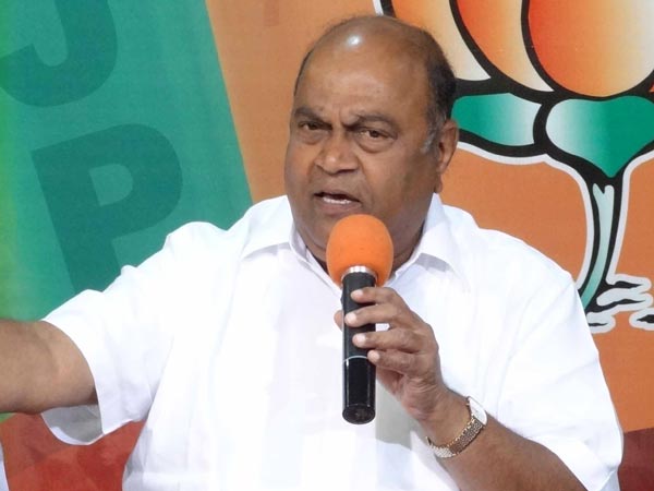  భరత్‌సింహరెడ్డి కాంగ్రెస్ పార్టీలోకి పిలిచారు.