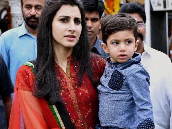 బ్రహ్మిణి శ్రీమంతం రోజున ఐదు నిమిషాలే ఉన్నారు