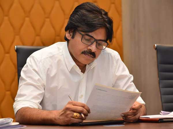 పవన్ కల్యాణ్ తీరు కూడా...