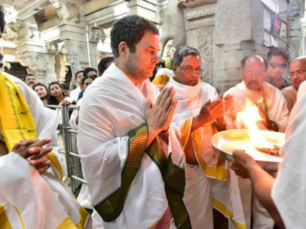 రెండు సర్వేల సారాంశాన్ని అధ్యయనం చేస్తున్న ఏఐసీసీ హై కమాండ్