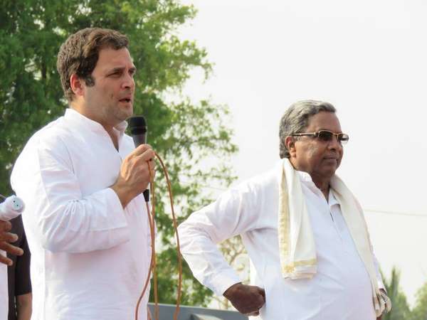 రాహుల్ గాంధీ చేతిలో బాల్