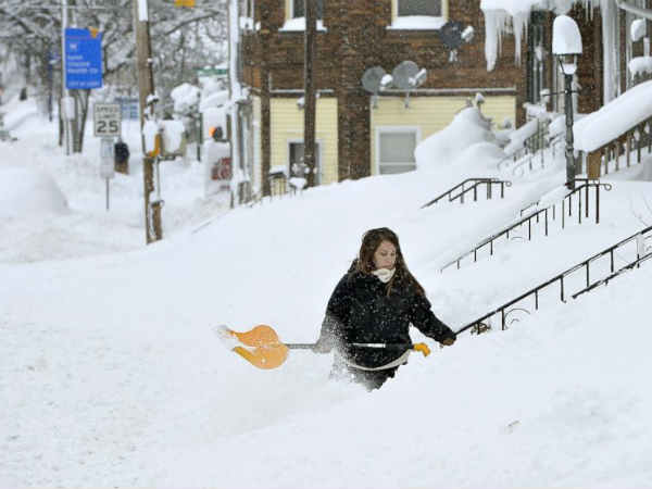  తుపానుకు తోడుగా గాలి, వర్షం...
