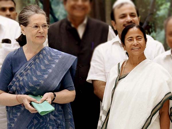 సోనియాతో గంట పాటు మమతా భేటీ..