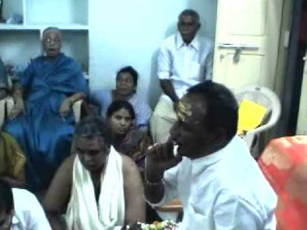 తప్పించుకునే ప్రయత్నంలో..: