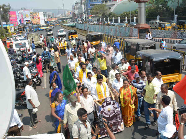 మిత్రధర్మం అంటూ మాటల యుద్ధం