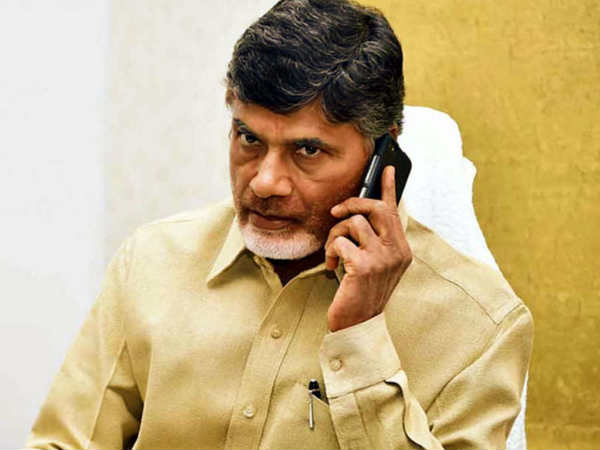 ఫోన్ల వ్యవహారం...ప్రతిదీ ఒక ప్రహసనంలా... ఫోన్ల వ్యవహారం...ప్రతిదీ ఒక ప్రహసనంలా...