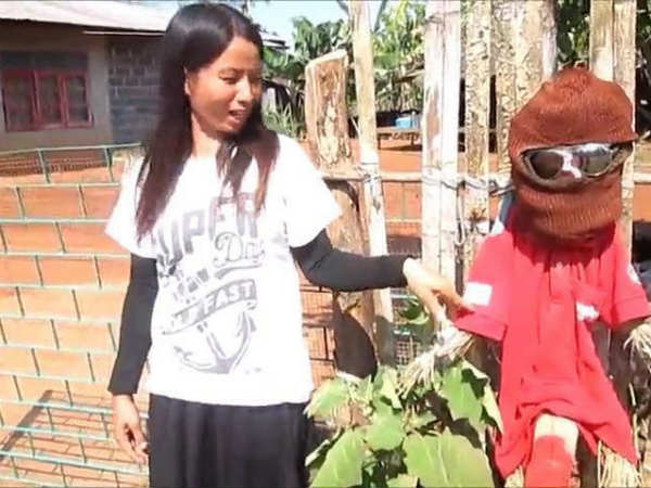  రాత్రైతే నైటీల్లోకి మగవాళ్లు..: