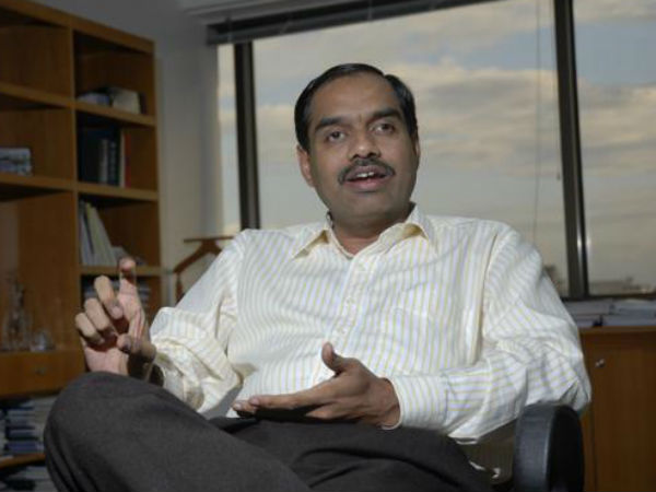 బ్యాంకులపై రాజకీయ జోక్యం ఉండొద్దన్న బాలక్రుష్ణన్