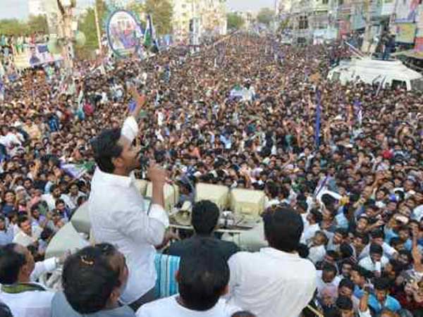 గుంటూరు జిల్లా యాత్ర...అనూహ్య స్పందన