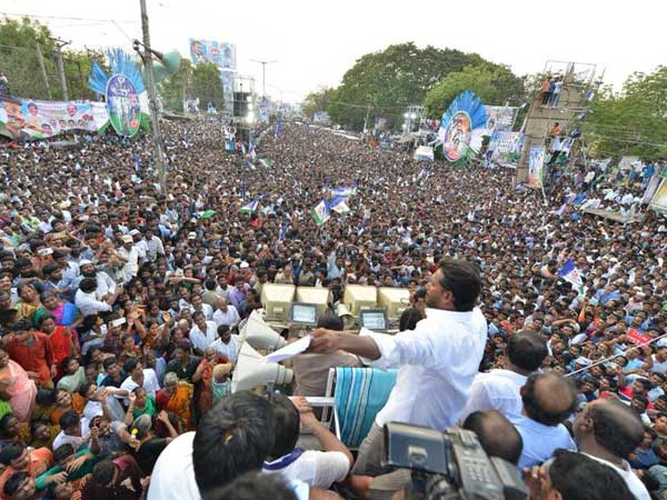  పోరాటాలు చేస్తుంటే..